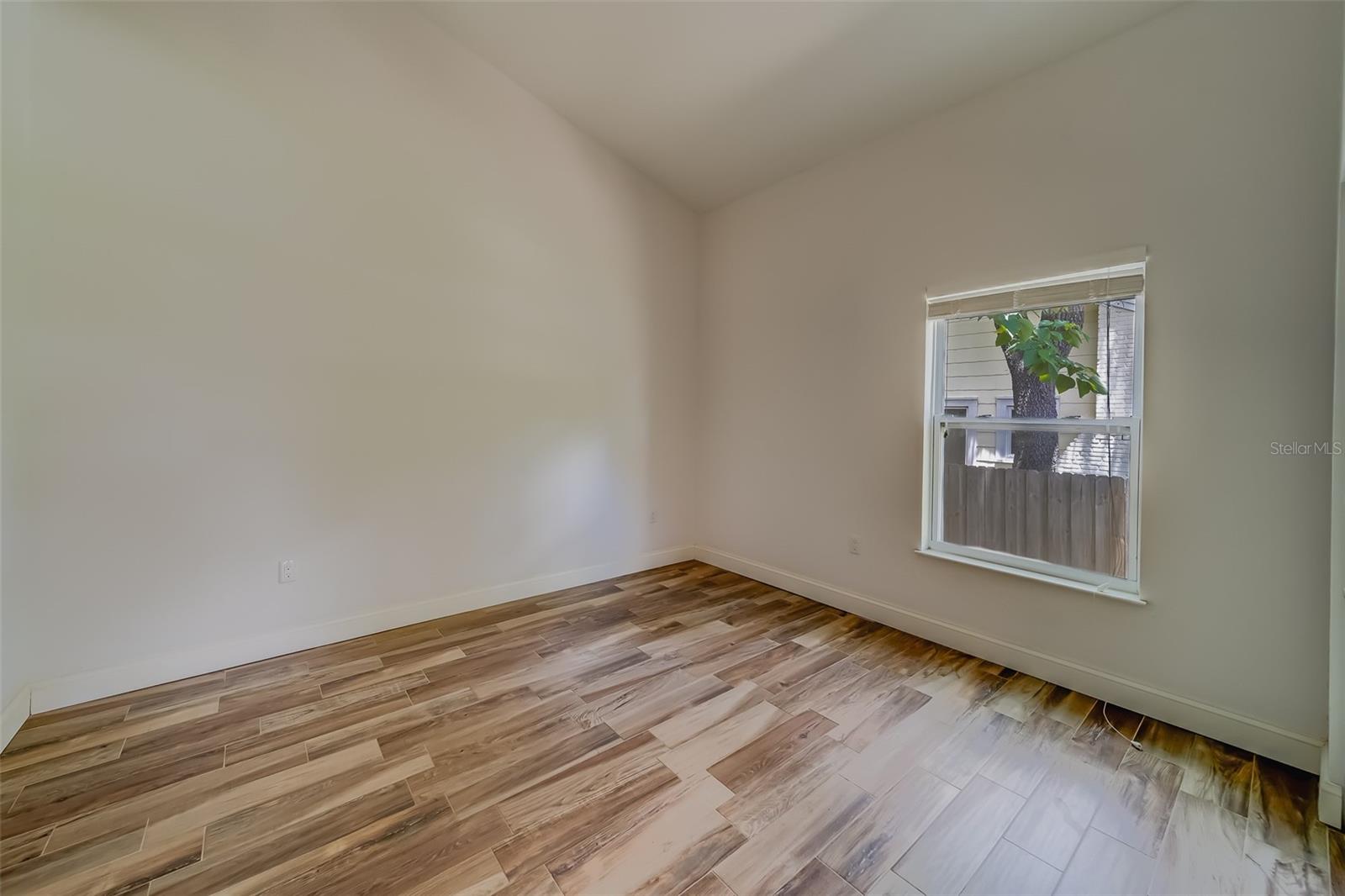 DIXIE PARK - Residential Lease