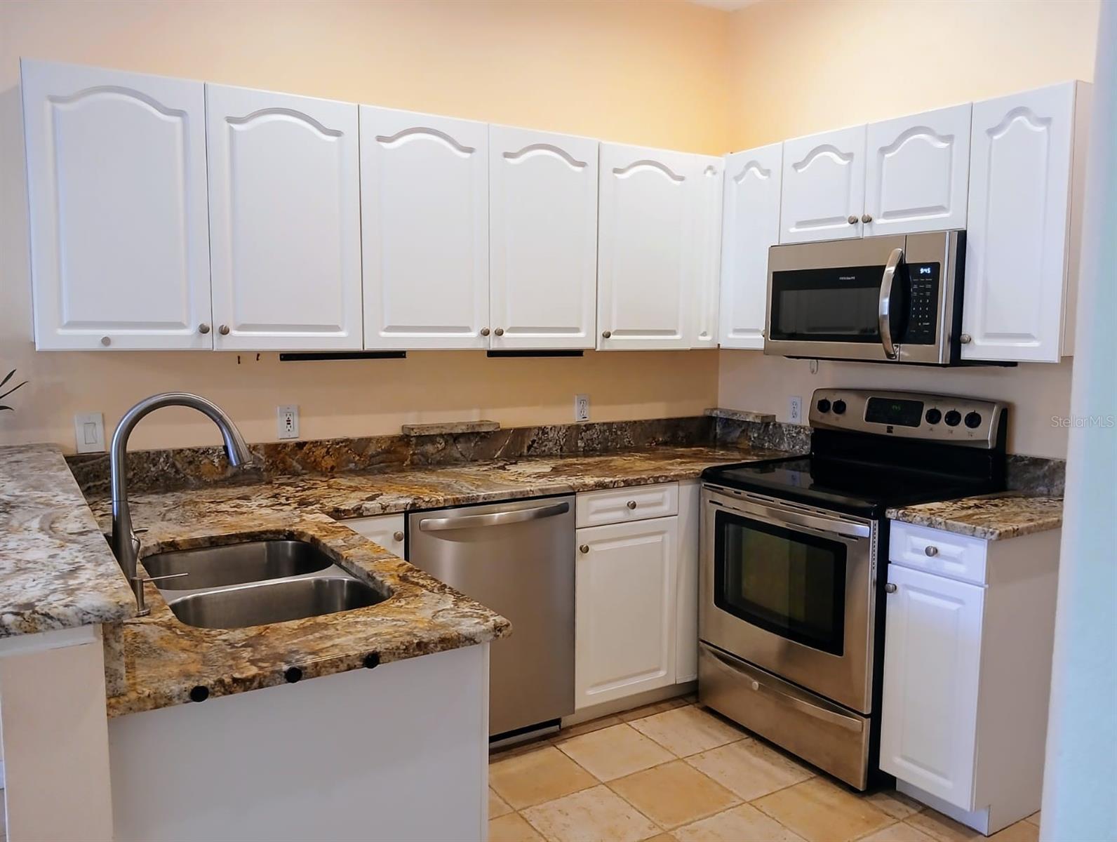 BROOKFIELD - Residential