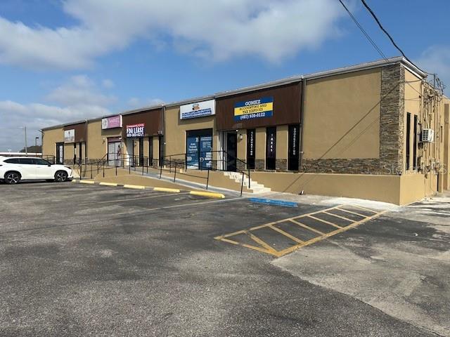 1011 W LANCASTER ROAD