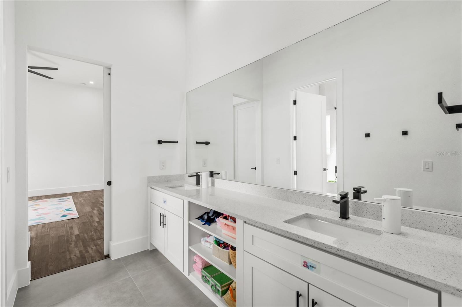 SIGNATURE LAKES PH 02 A B H I J - Residential