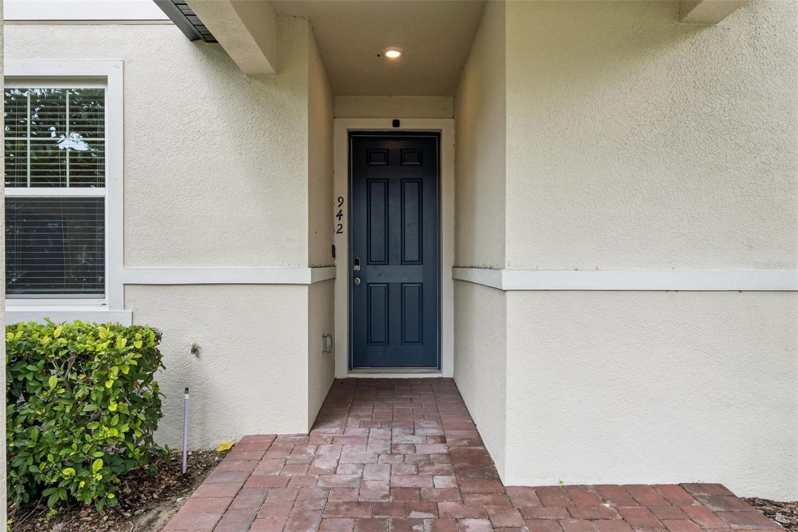942 LEGACY WINDS WAY