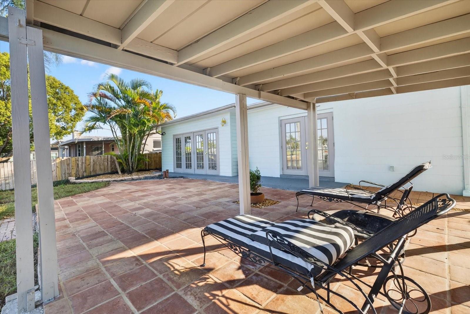 FLOR A MAR - Residential