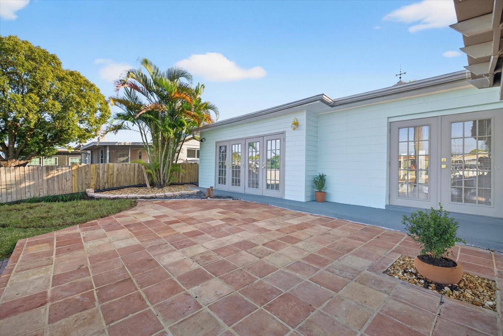 FLOR A MAR - Residential