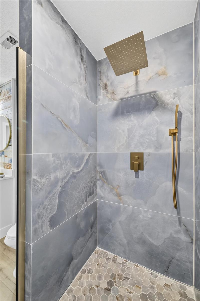 FLOR A MAR - Residential