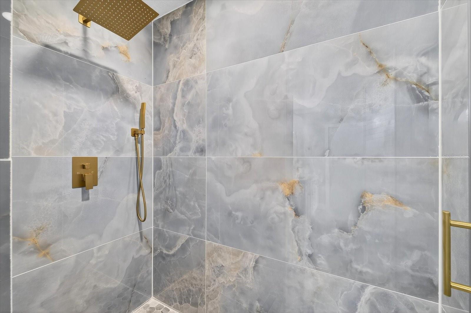 FLOR A MAR - Residential