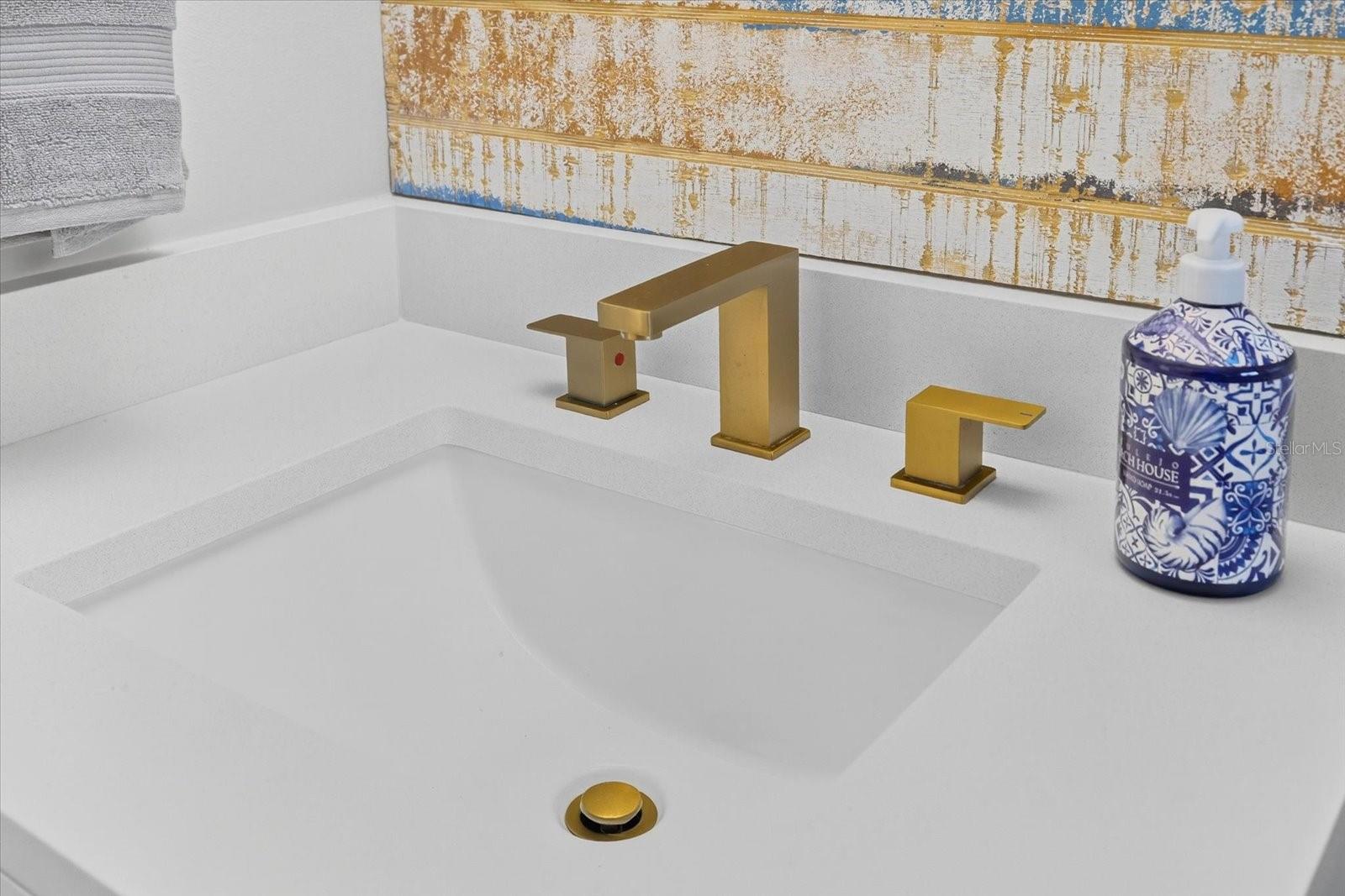 FLOR A MAR - Residential