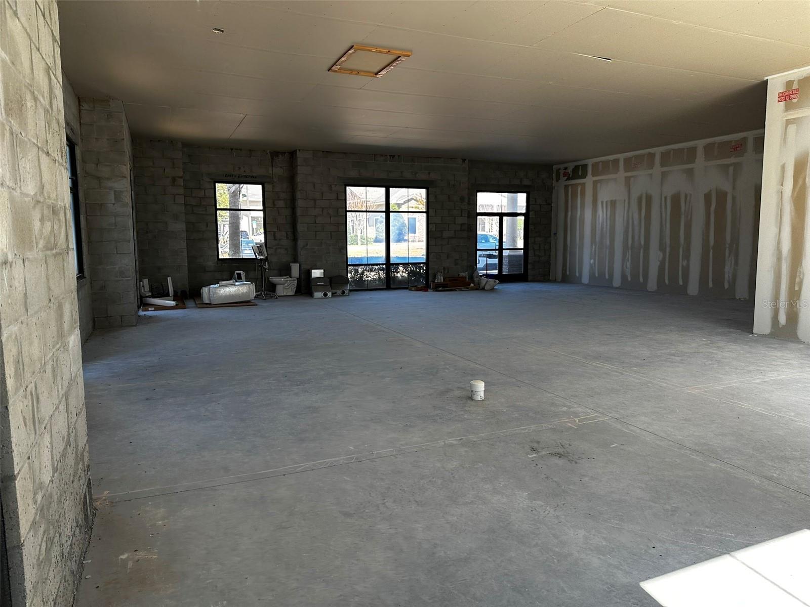 ACREAGE & UNREC - Commercial Lease