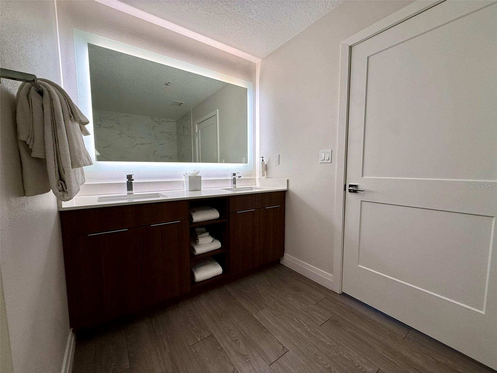 GROVE RESORT AND SPA HOTEL CONDO 1 - Residential