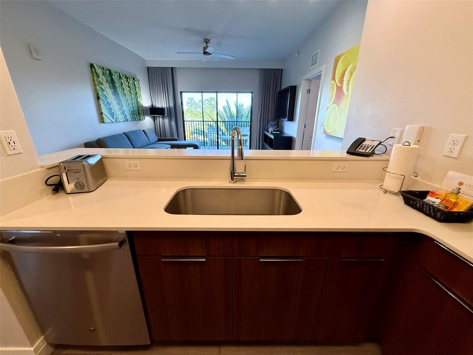 GROVE RESORT AND SPA HOTEL CONDO 1 - Residential