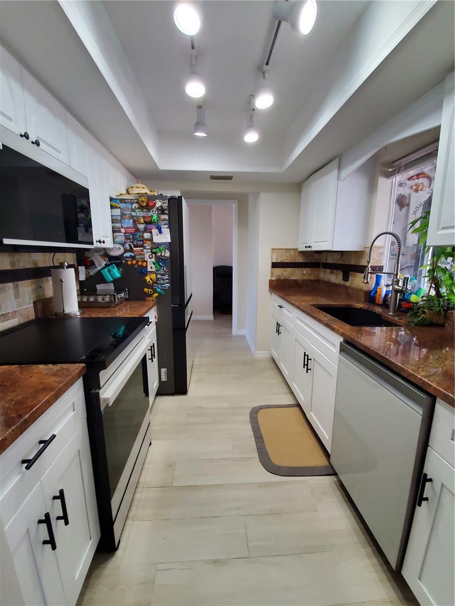 190 CASA LN