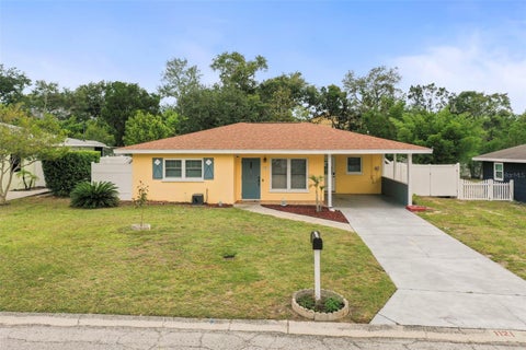 Photo of 1121 Sunnydale Drive, Clearwater, FL 33755 (MLS # TB8550931)