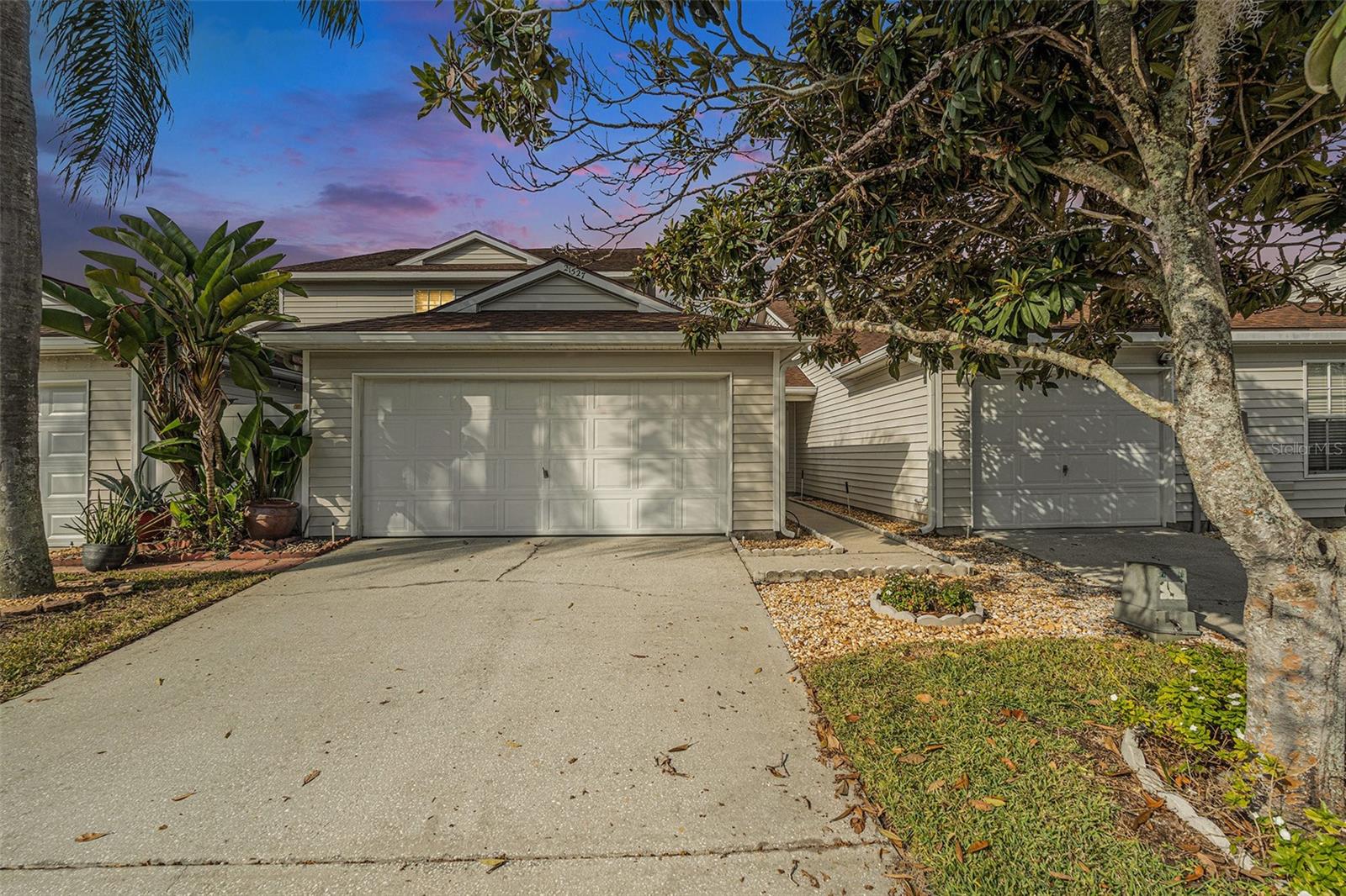 LAKE HERON PHASES THREE B FOUR B & FIVE B PB 33 PG - Residential