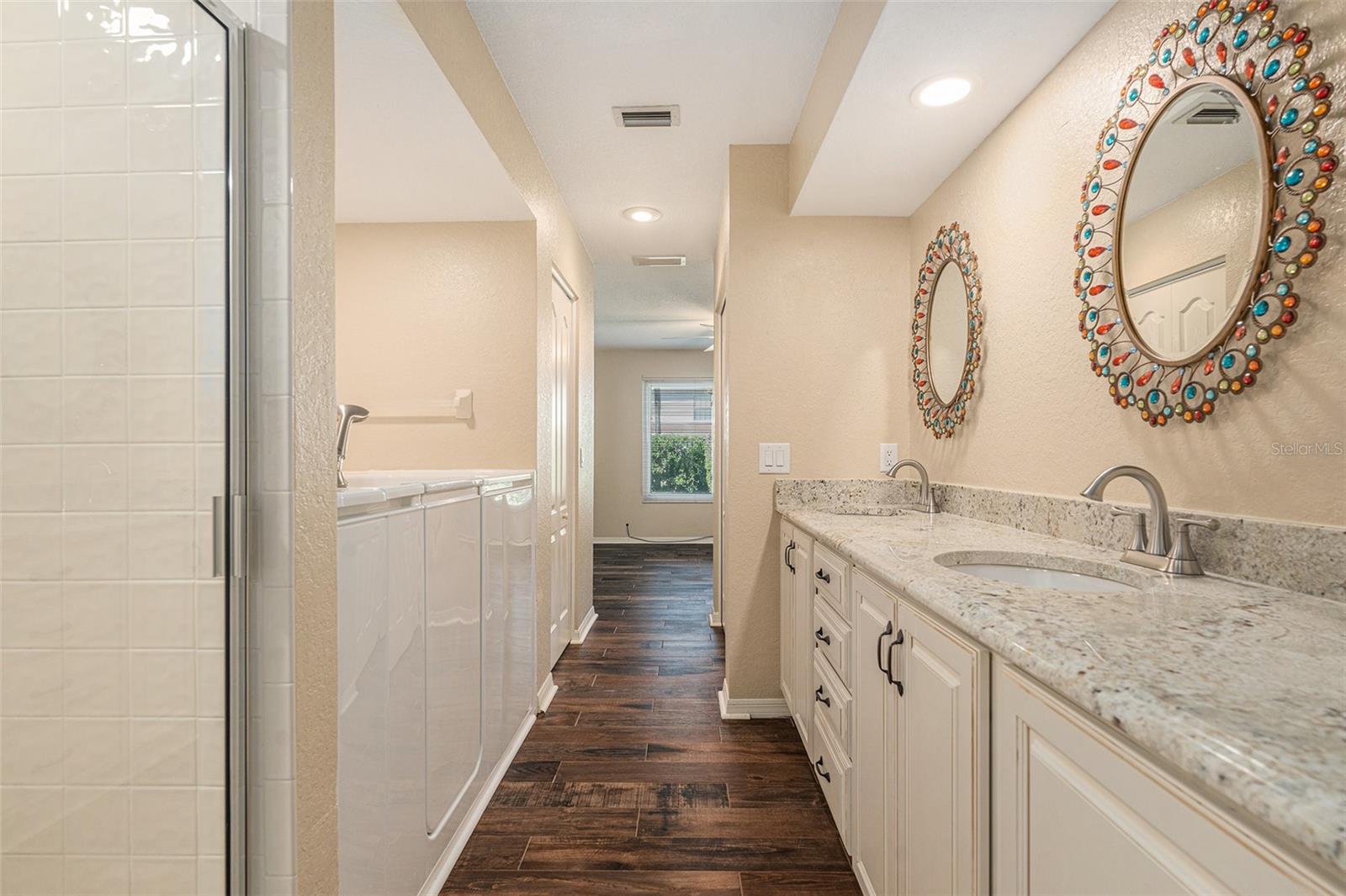 LAKE HERON PHASES THREE B FOUR B & FIVE B PB 33 PG - Residential