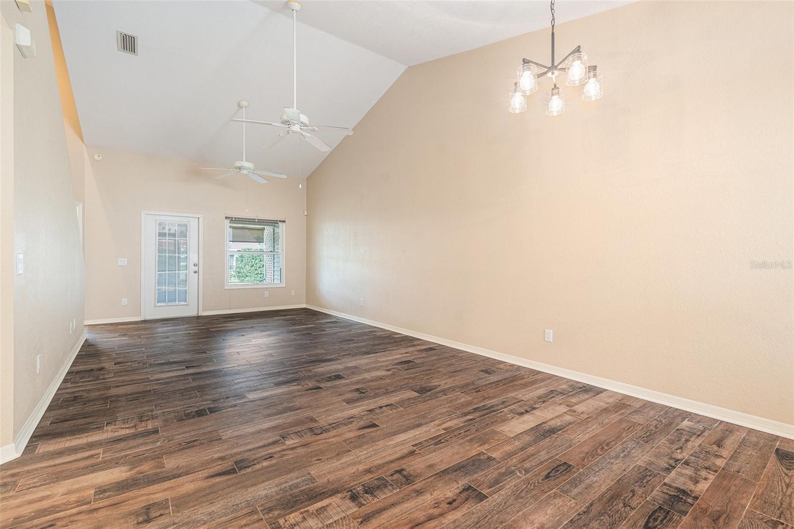 LAKE HERON PHASES THREE B FOUR B & FIVE B PB 33 PG - Residential