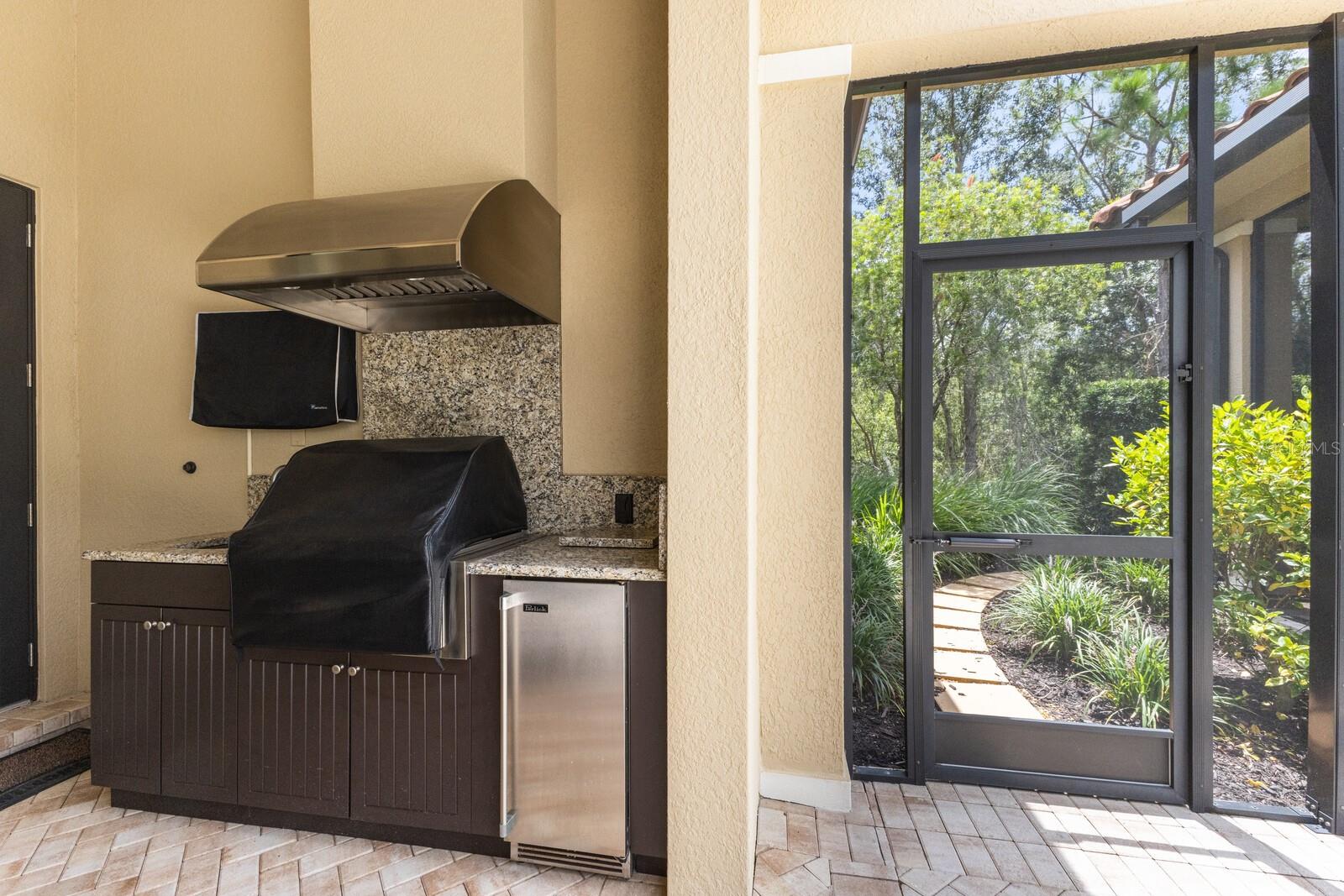 FOUNDERS CLUB - Residential