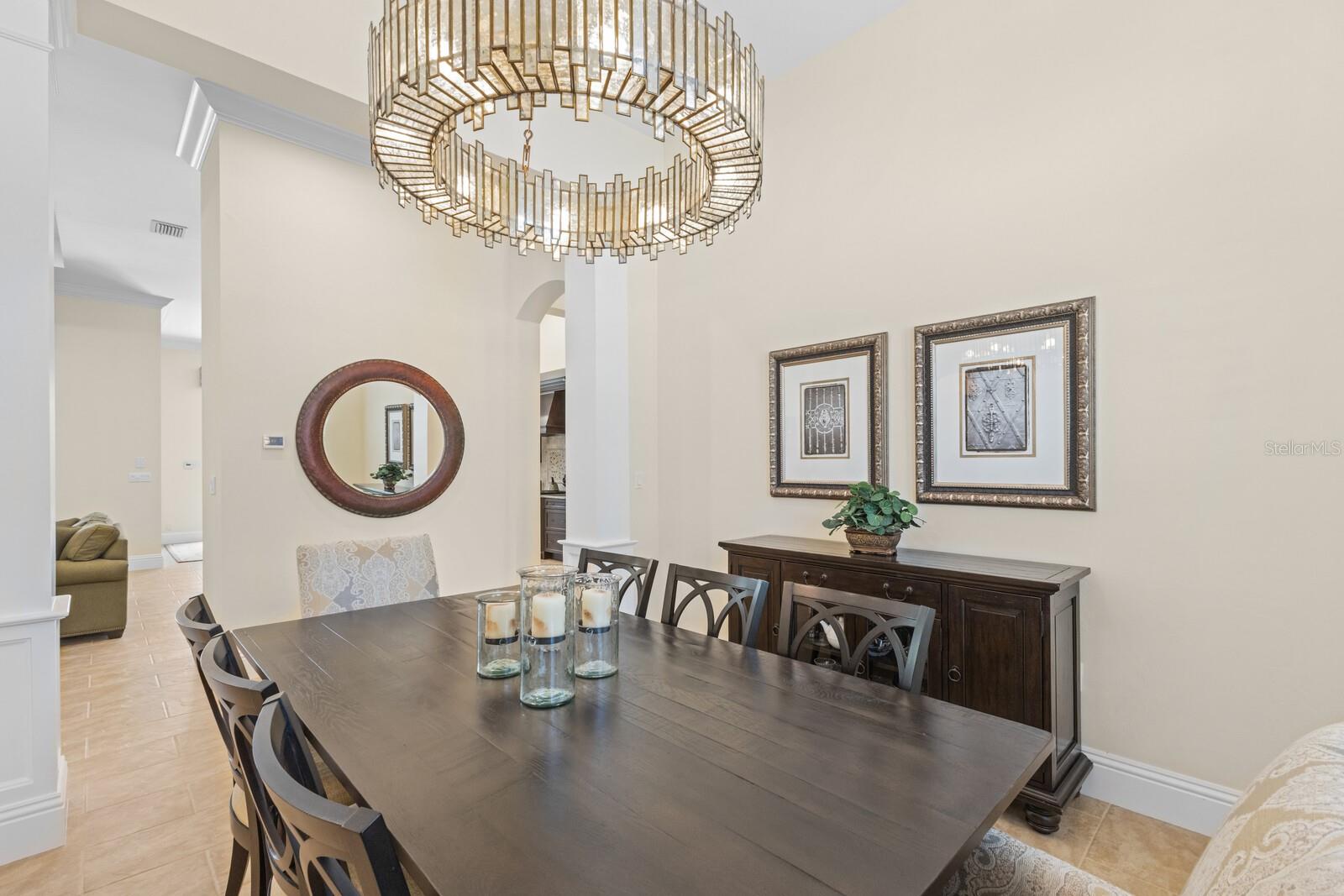 FOUNDERS CLUB - Residential