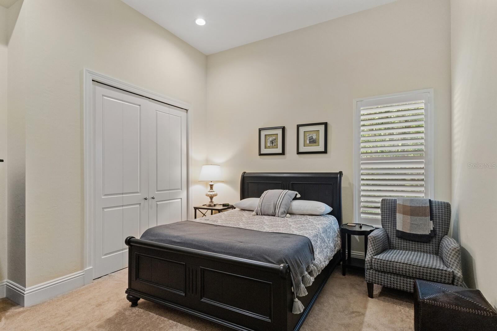 FOUNDERS CLUB - Residential