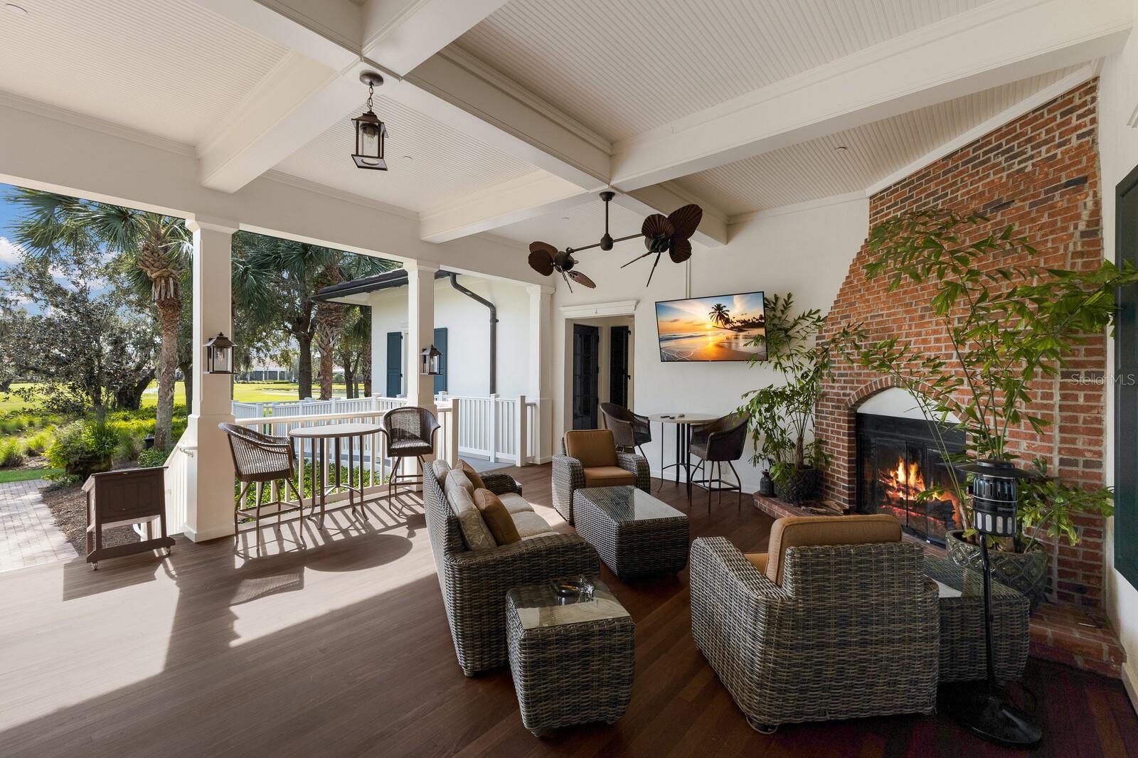 FOUNDERS CLUB - Residential