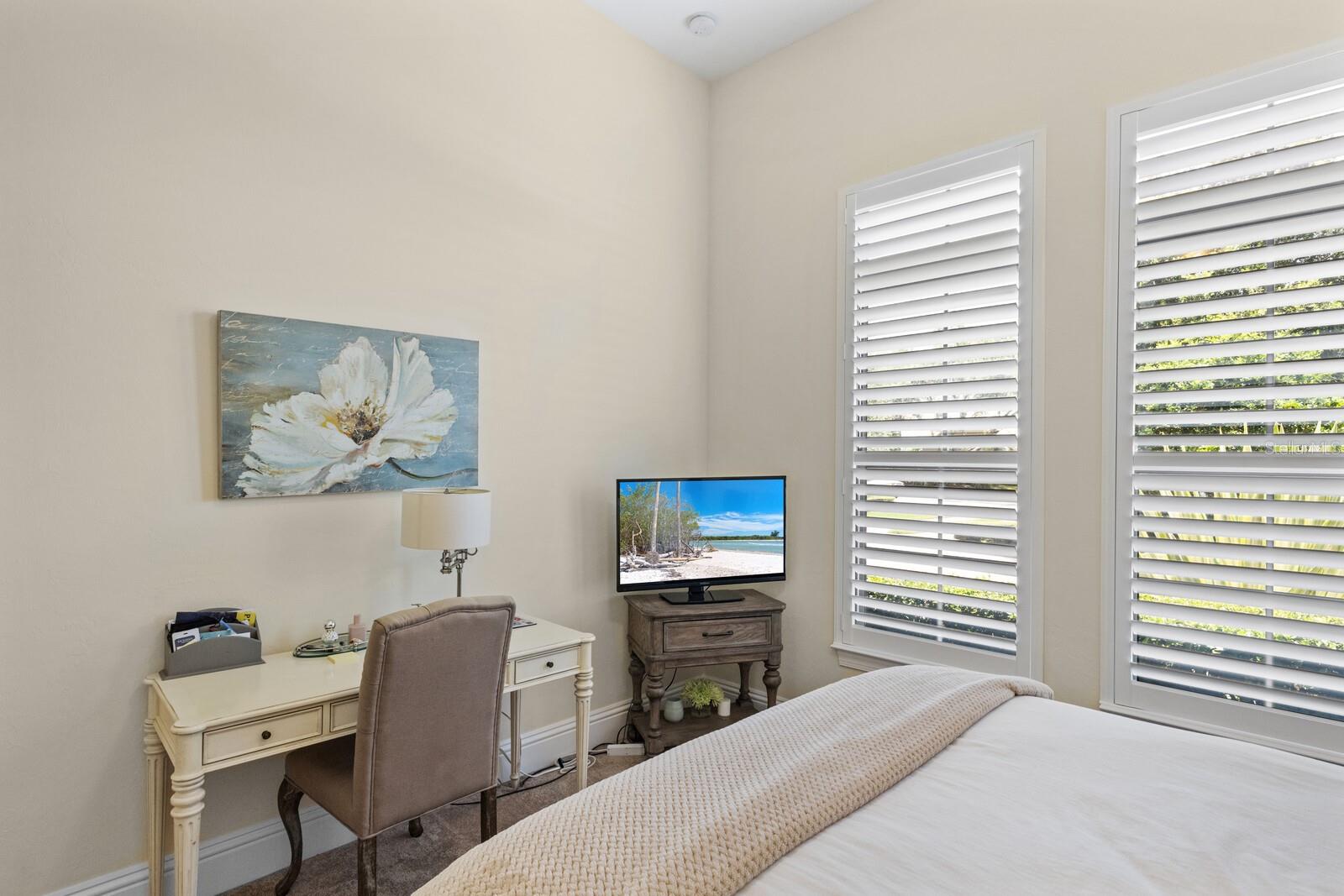 FOUNDERS CLUB - Residential