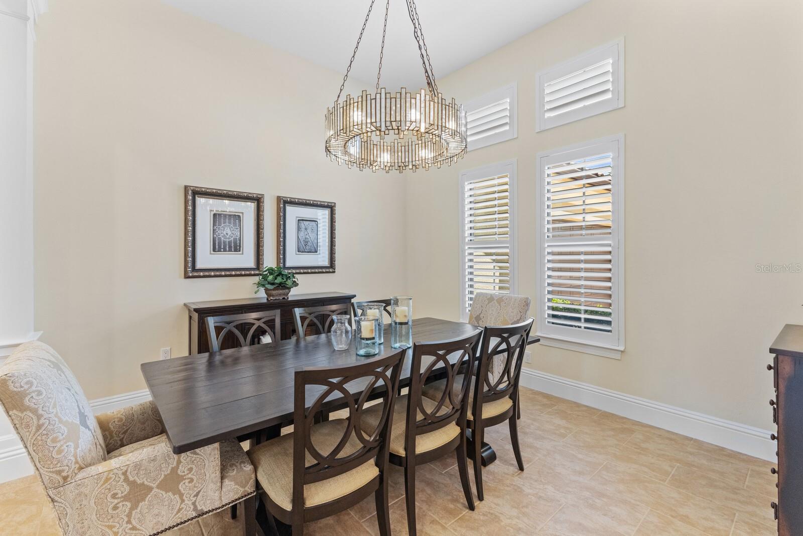 FOUNDERS CLUB - Residential