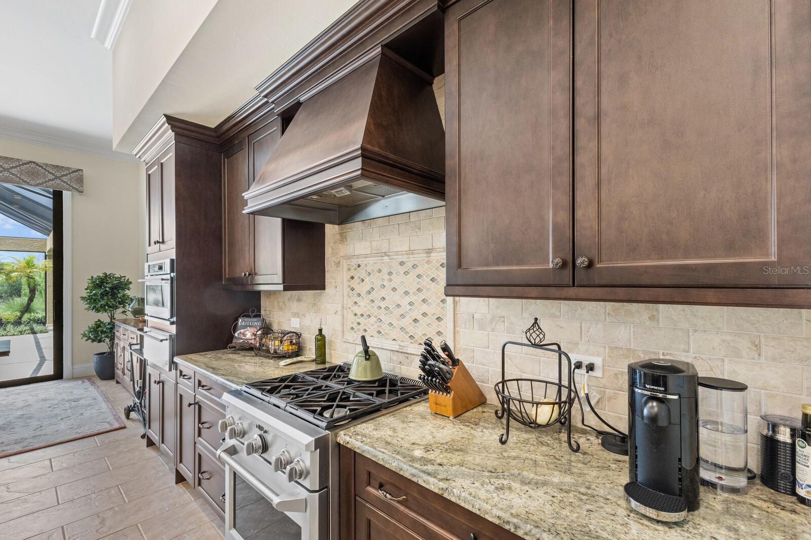 FOUNDERS CLUB - Residential