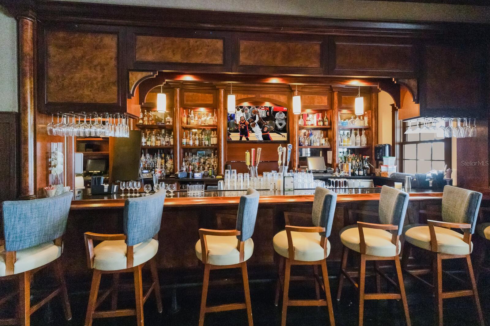 FOUNDERS CLUB - Residential