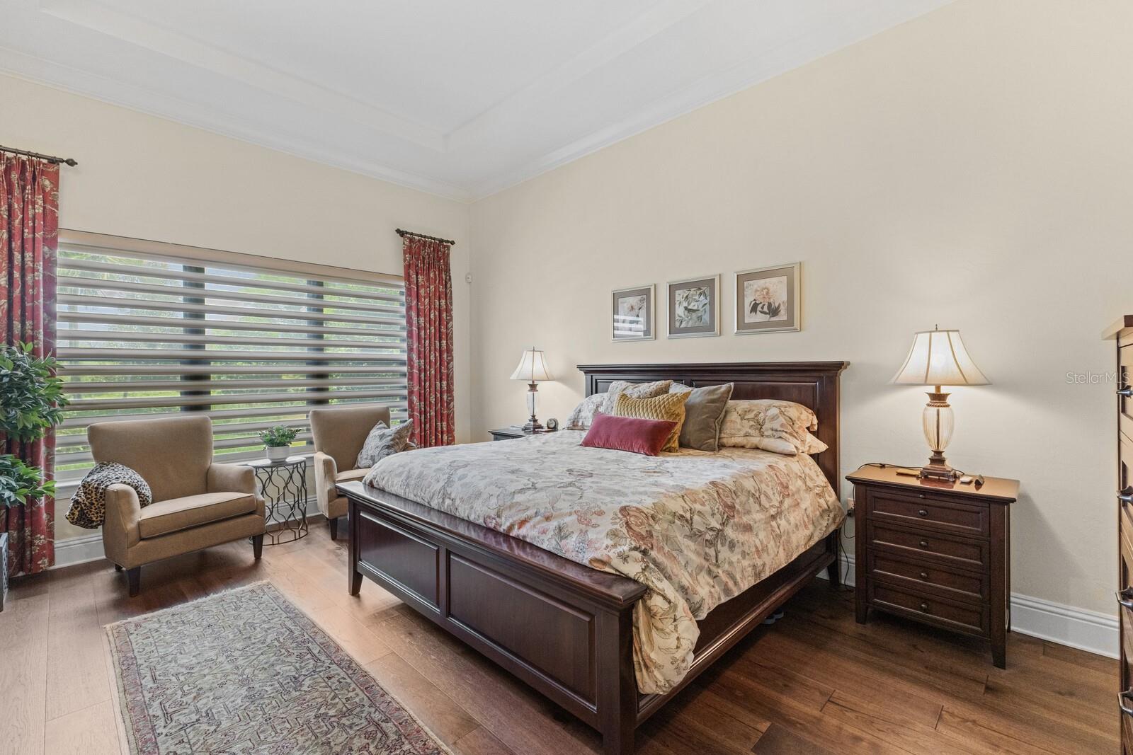 FOUNDERS CLUB - Residential