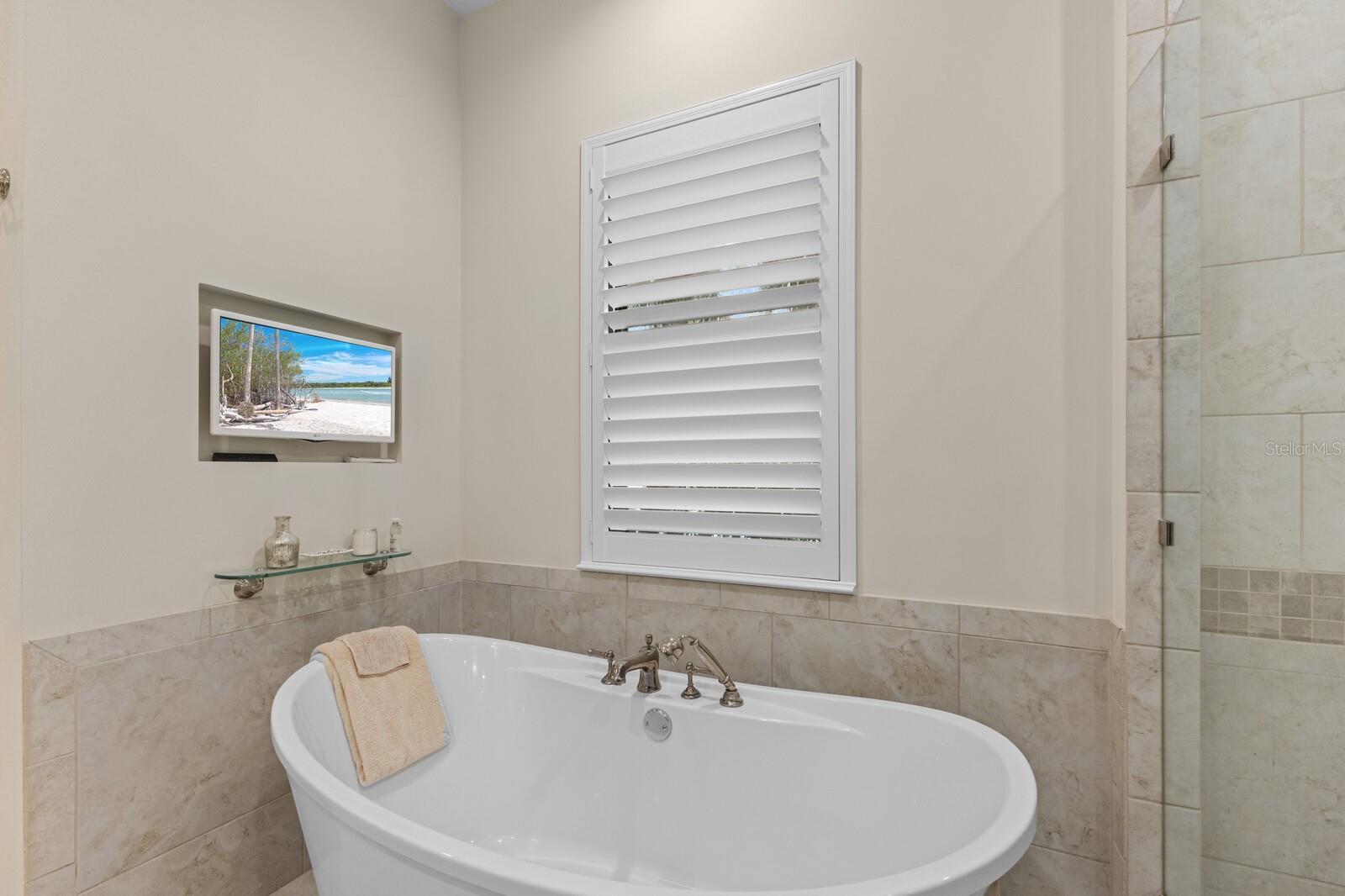 FOUNDERS CLUB - Residential