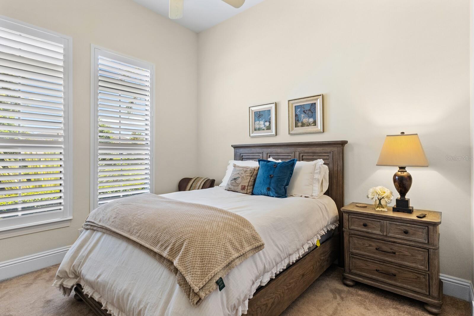 FOUNDERS CLUB - Residential