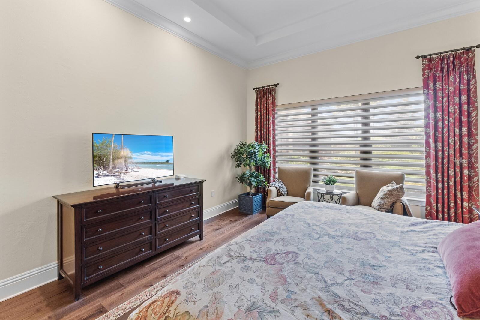 FOUNDERS CLUB - Residential