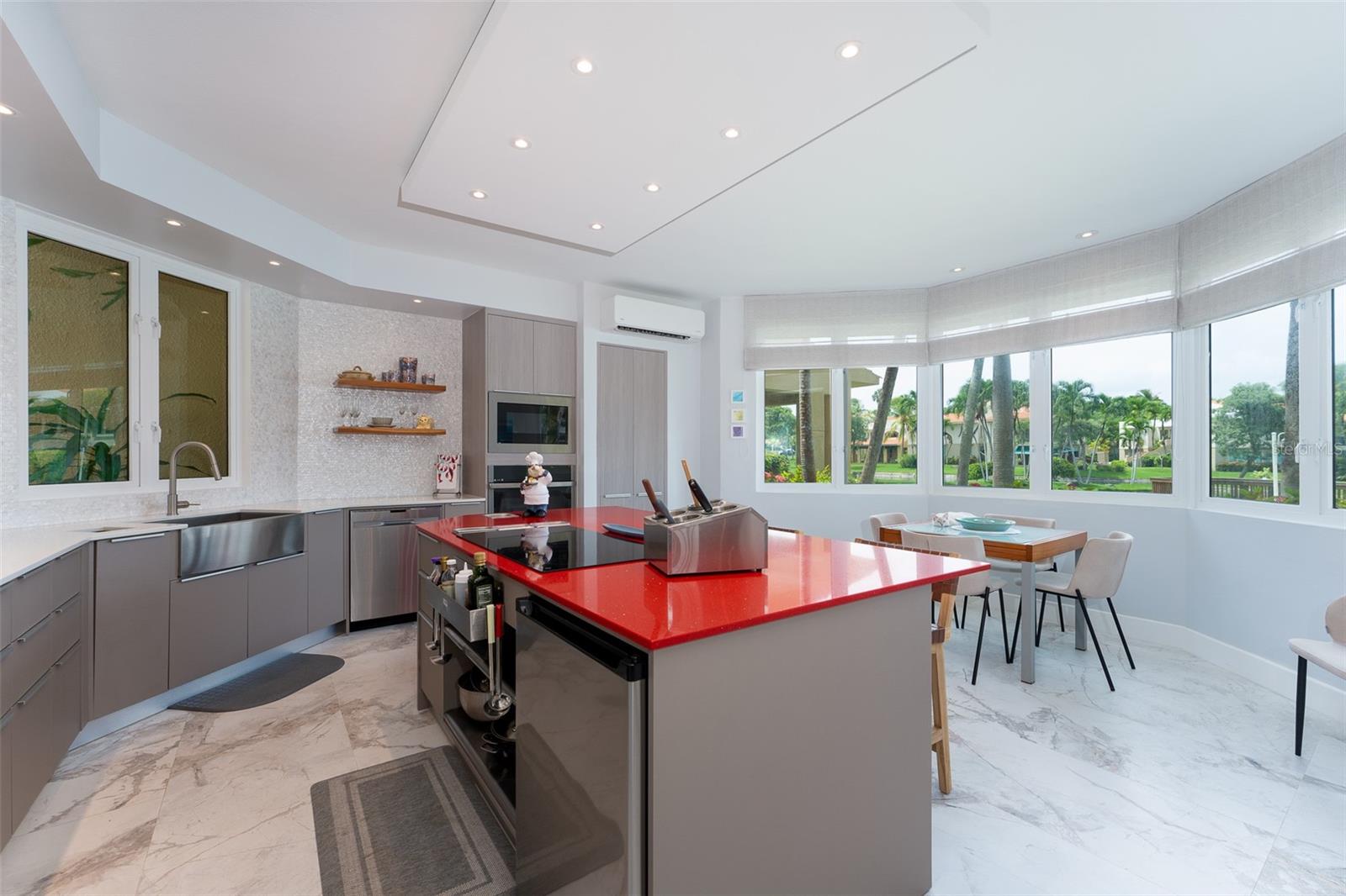 O4 LAKESIDE VILLAS O4