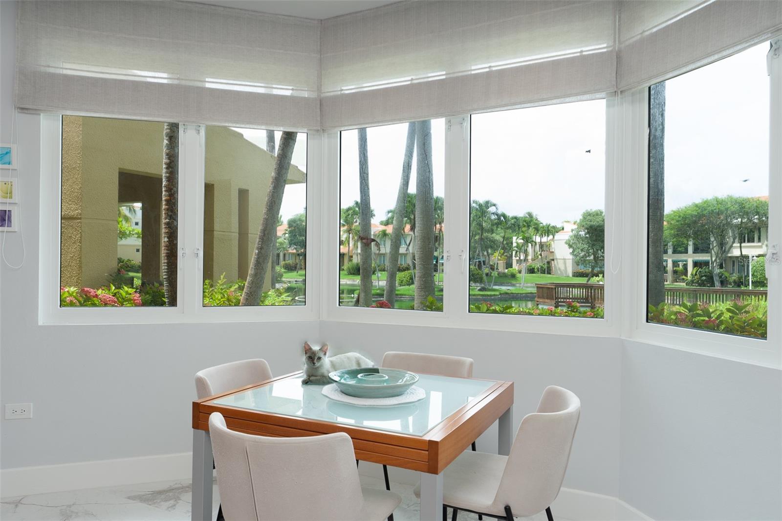 O4 LAKESIDE VILLAS O4