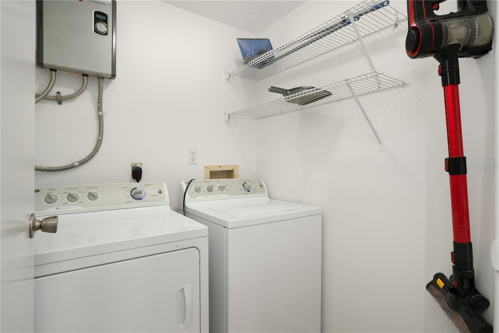 ORANGEWOOD PH 03 BLDG 03 - Residential Lease