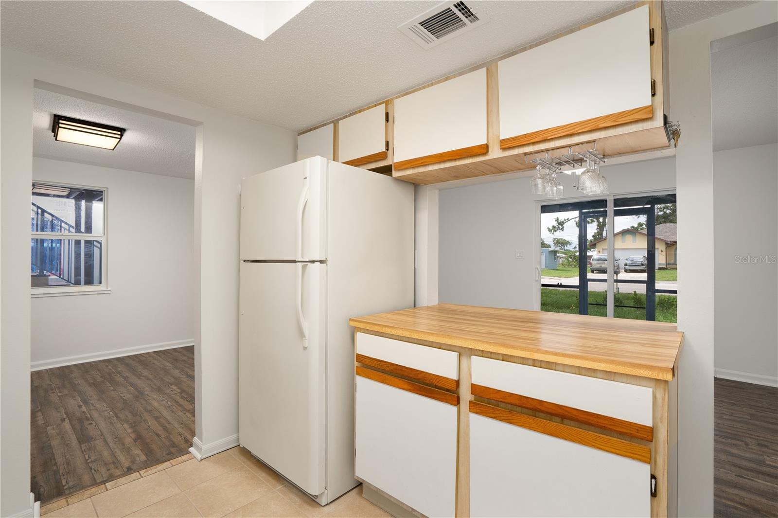 ORANGEWOOD PH 03 BLDG 03 - Residential Lease