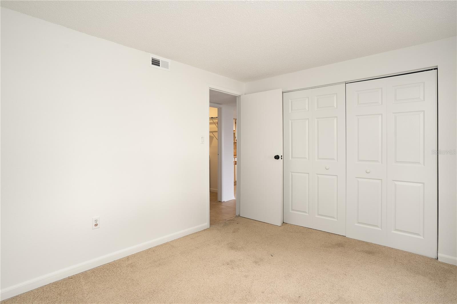 ORANGEWOOD PH 03 BLDG 03 - Residential Lease