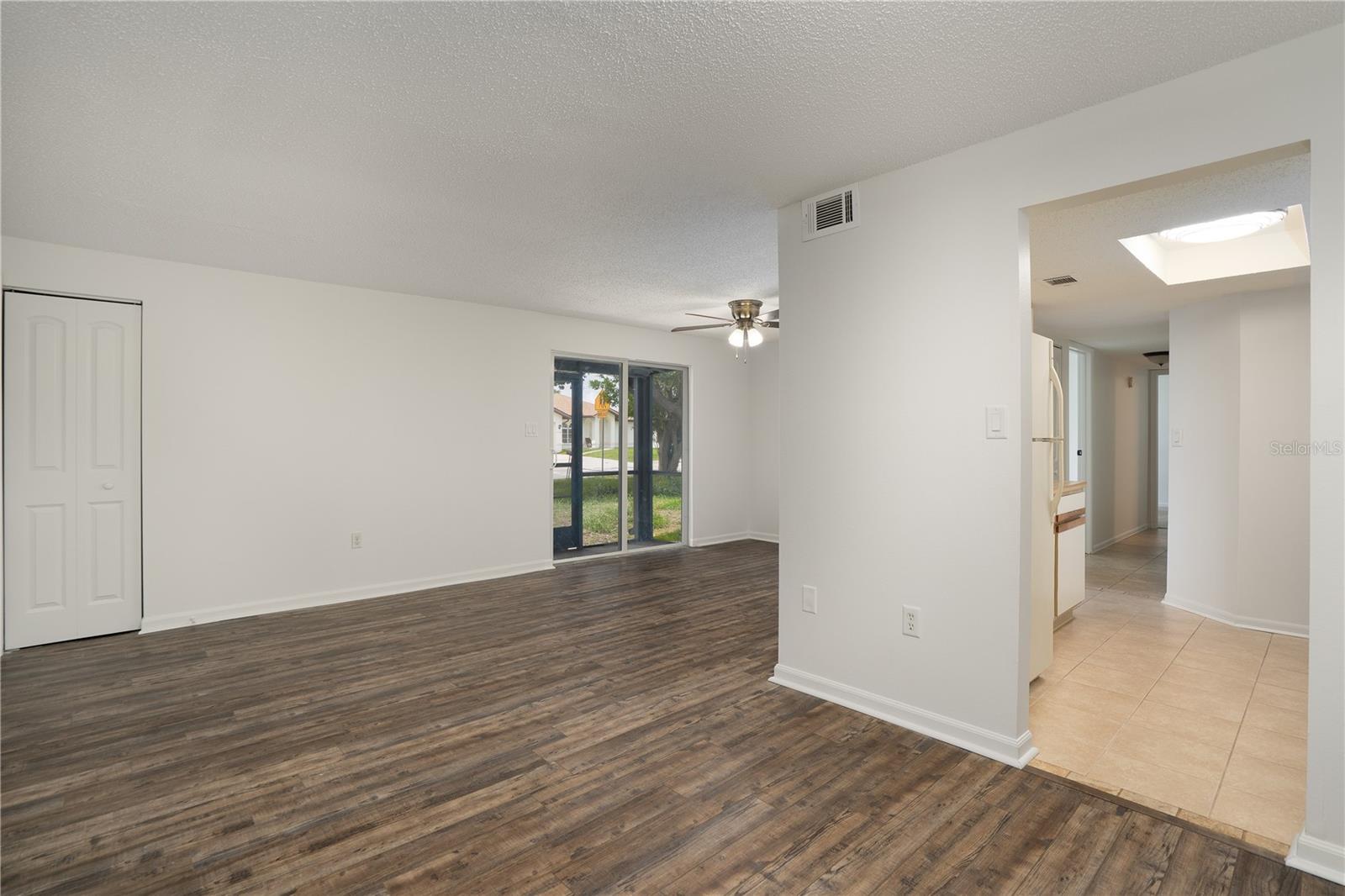 ORANGEWOOD PH 03 BLDG 03 - Residential Lease