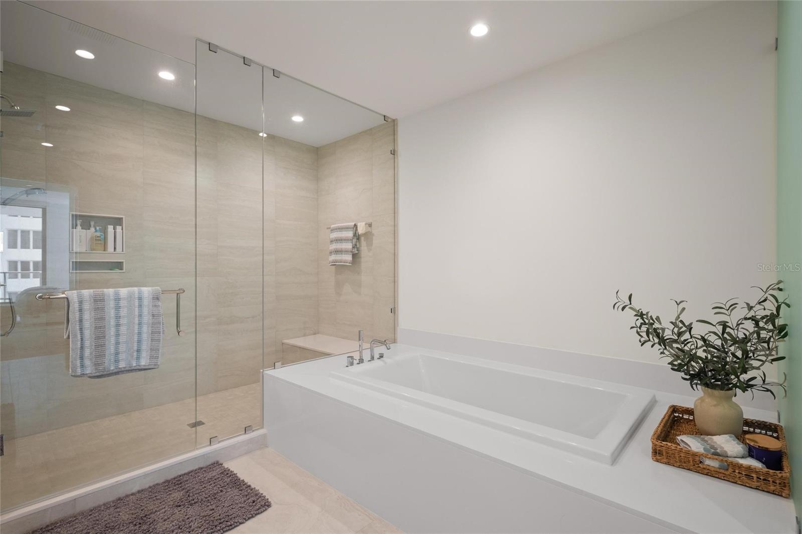 SALTAIRE CONDO - Residential
