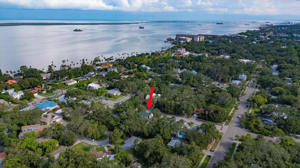 Photo of 239 Florida Avenue, Dunedin, FL 34698 (MLS # TB8409554)