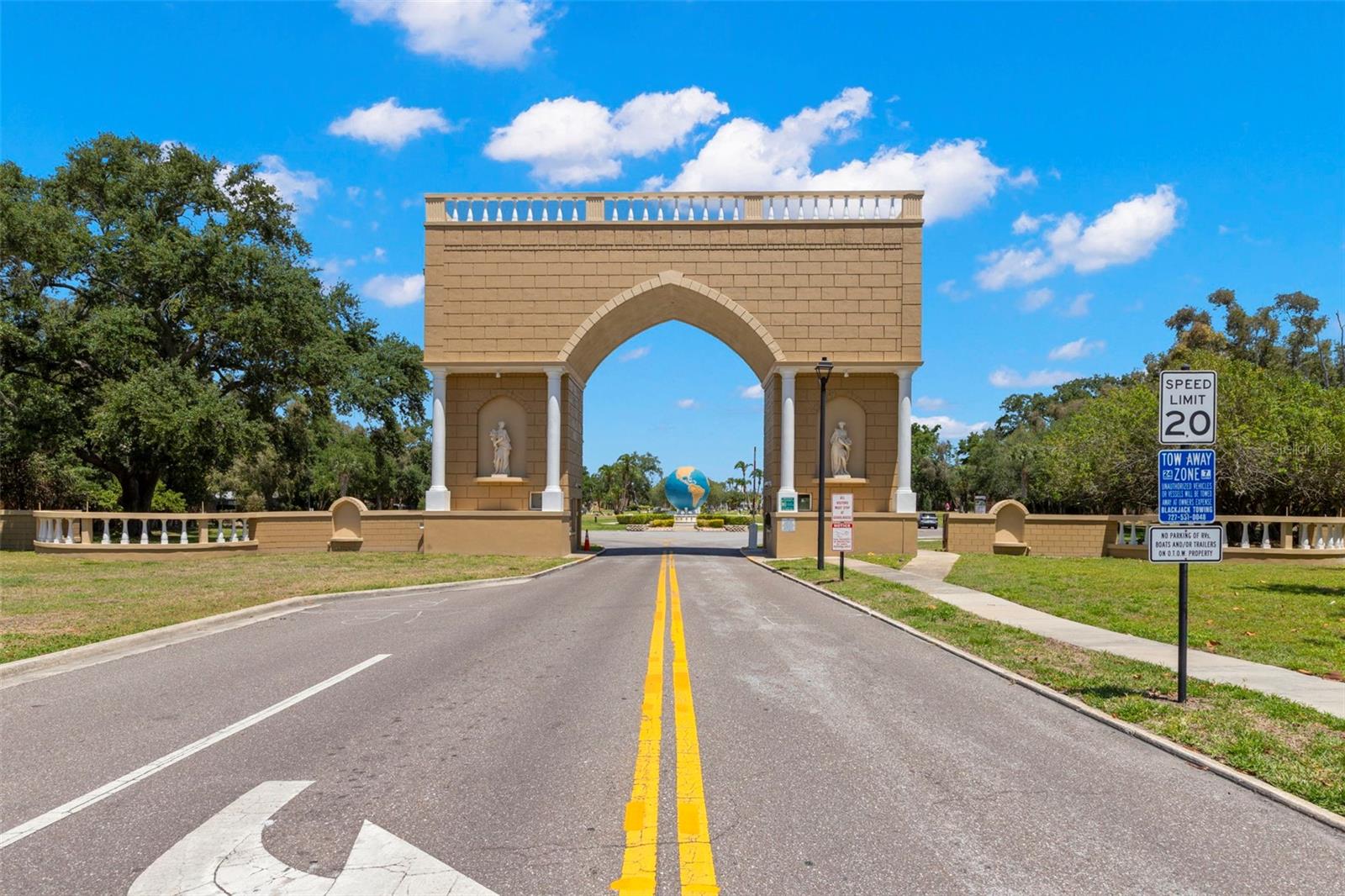 ON TOP OF THE WORLD - Residential