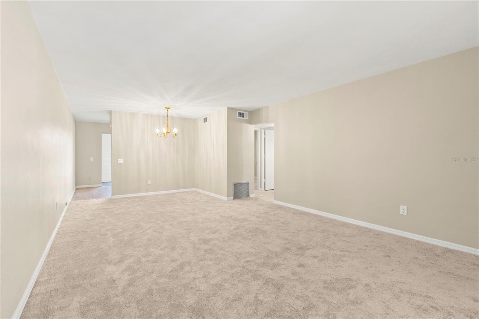 ON TOP OF THE WORLD - Residential