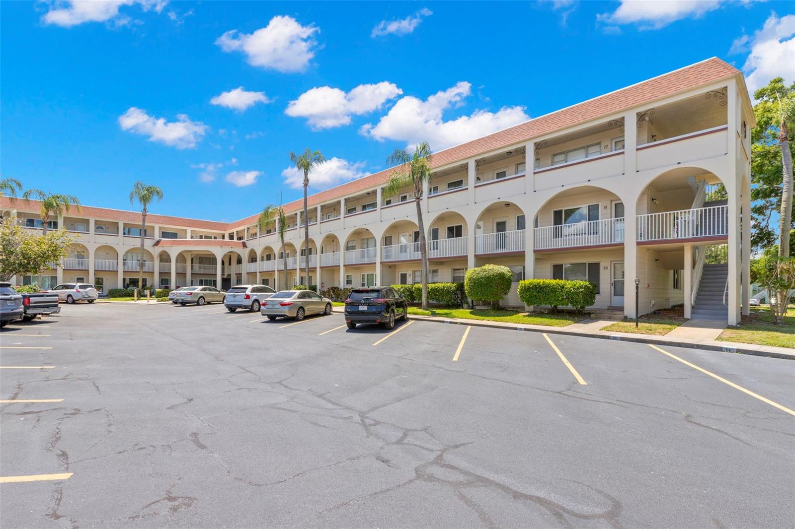 ON TOP OF THE WORLD - Residential