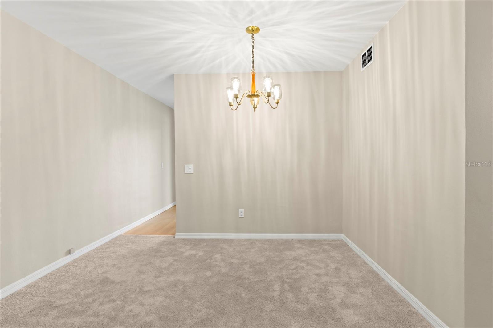 ON TOP OF THE WORLD - Residential