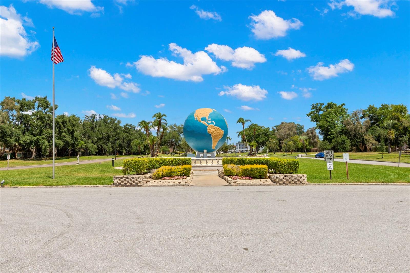 ON TOP OF THE WORLD - Residential