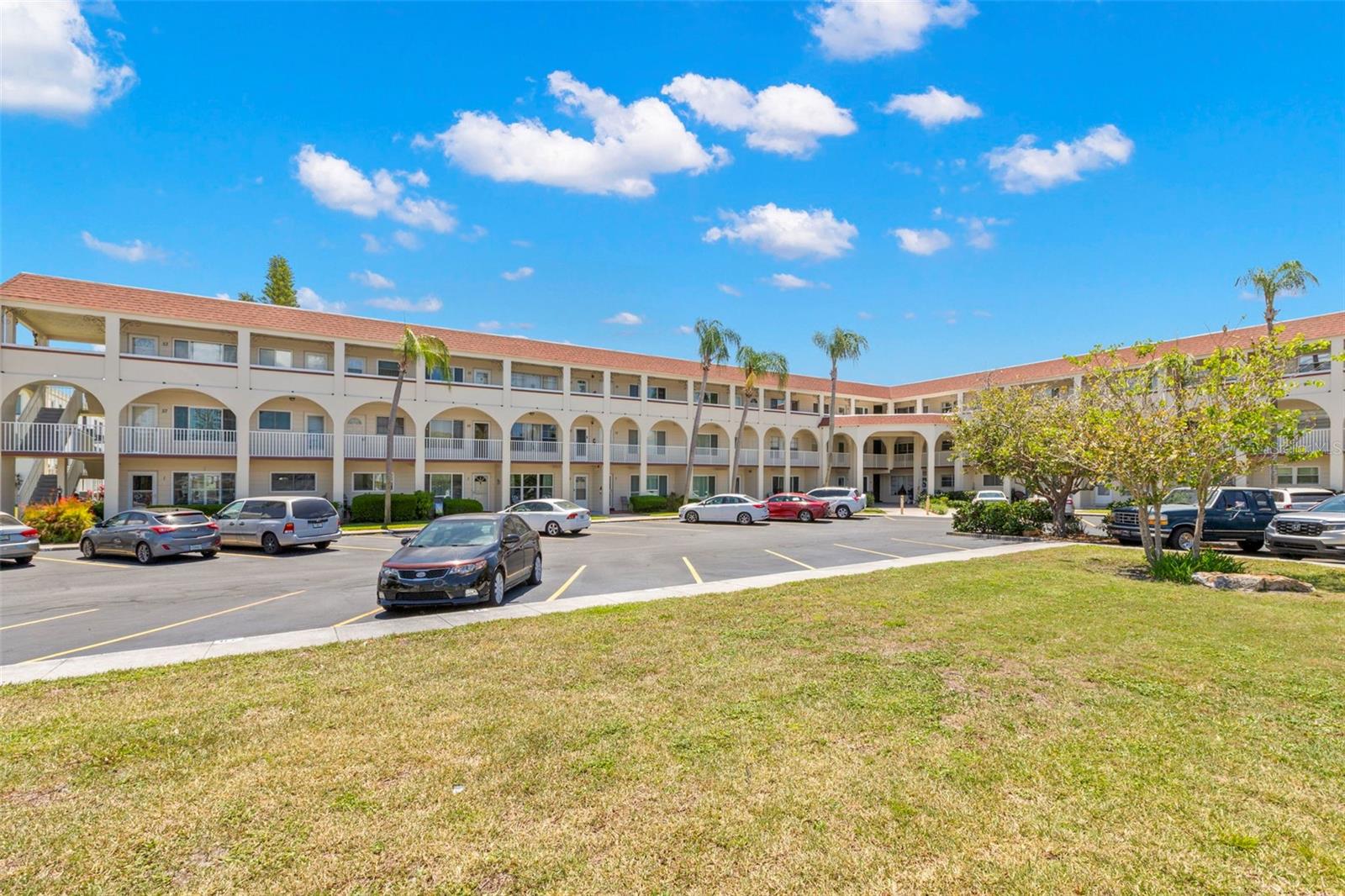 ON TOP OF THE WORLD - Residential