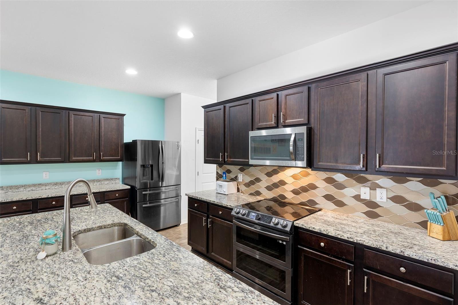 WHISPERING RIDGE PH 01 - Residential