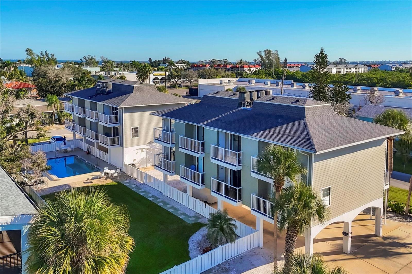 THE FOUNTAINHEAD II - Residential