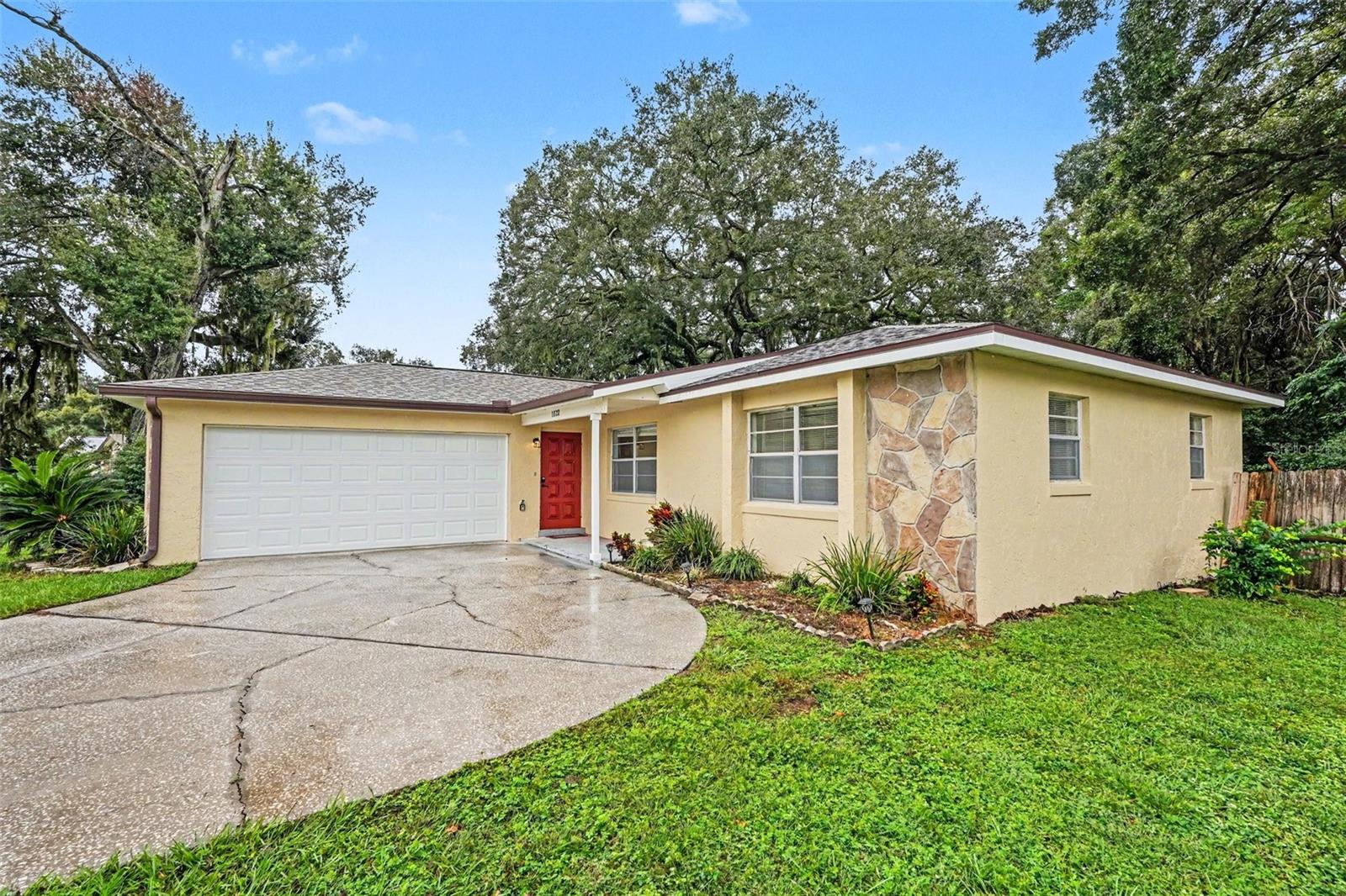 1122 ESTATEWOOD DRIVE