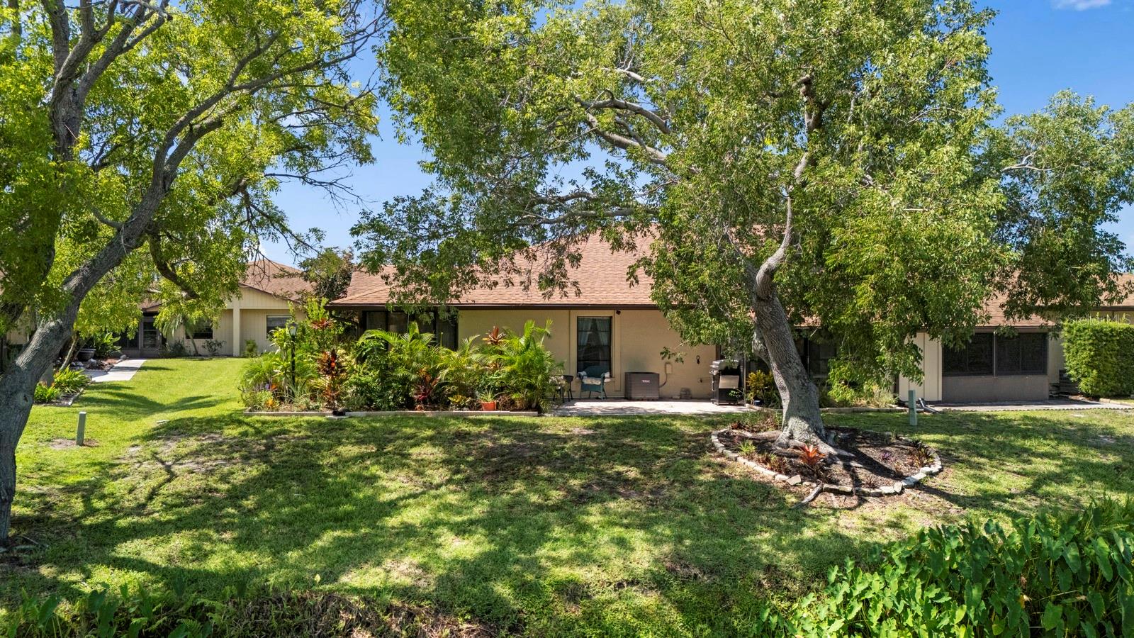 HERITAGE VILLAGE WEST CONDOMINI - Residential