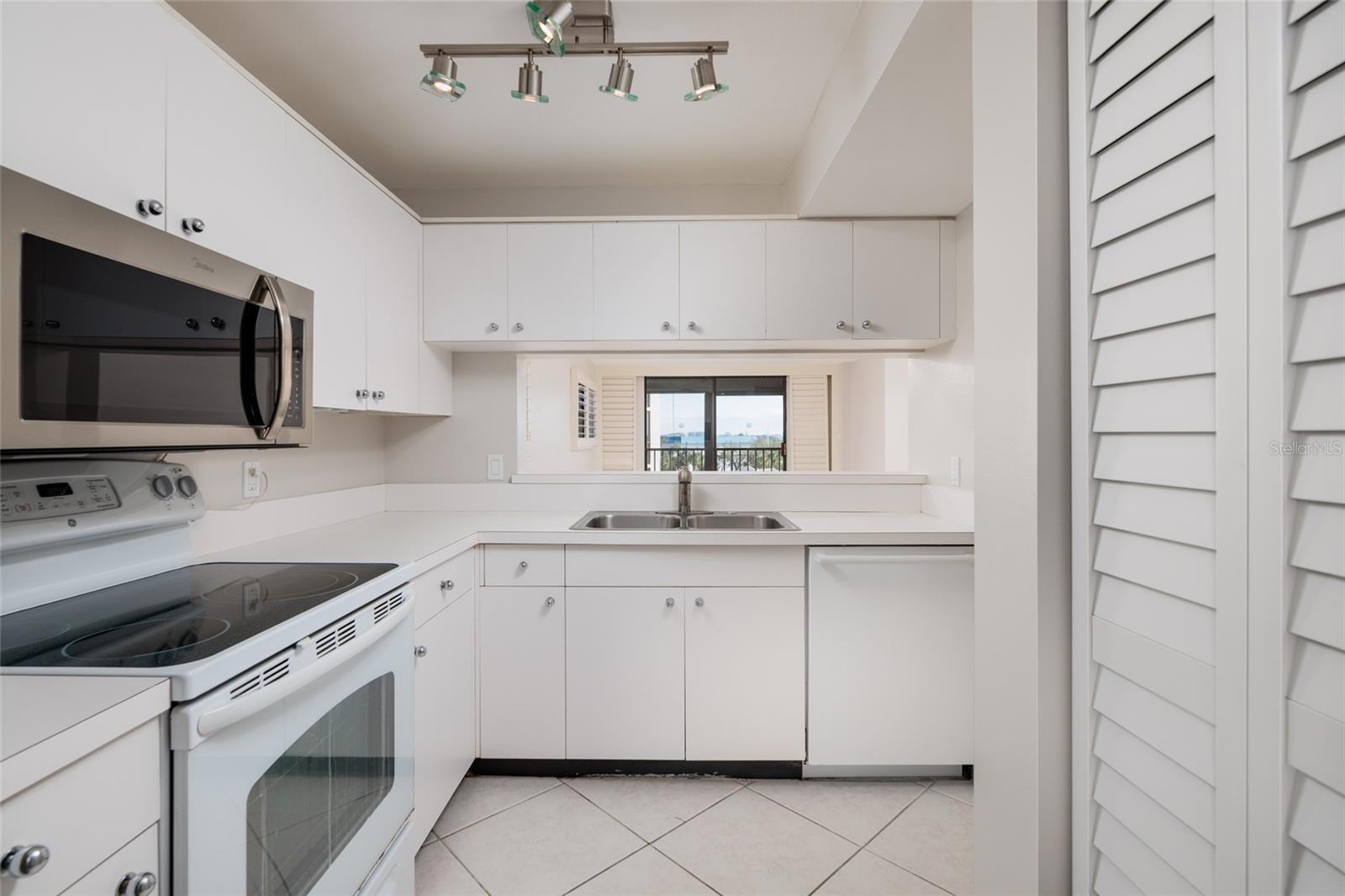 PASADENA COVE CONDO - Residential