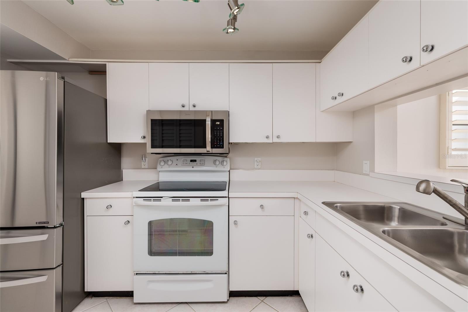 PASADENA COVE CONDO - Residential